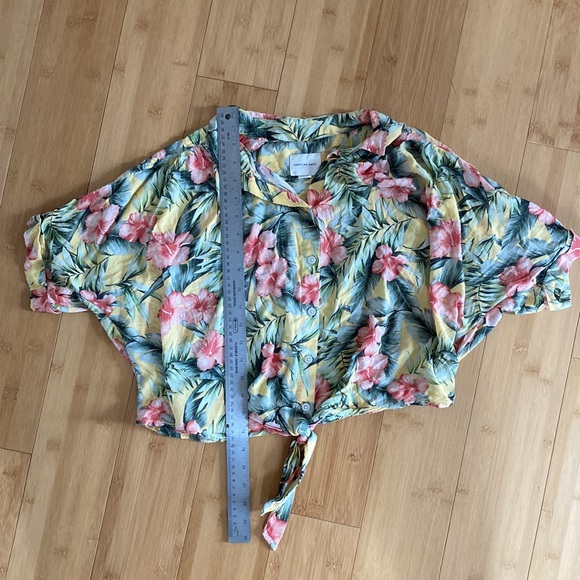 AE Hawaiian Button Down Shirt - Picture 6 of 8